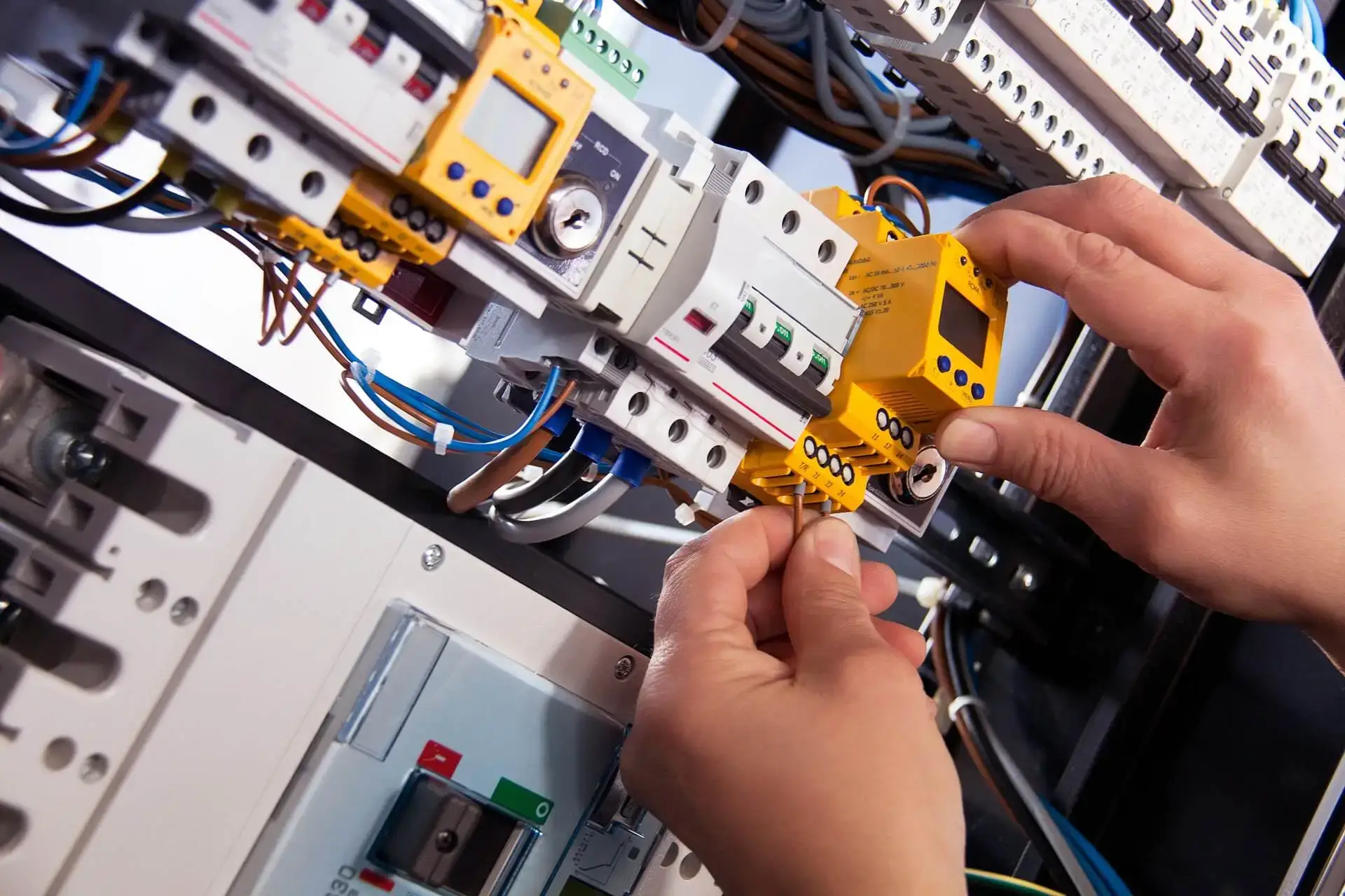 Certified electricians in North Finchley